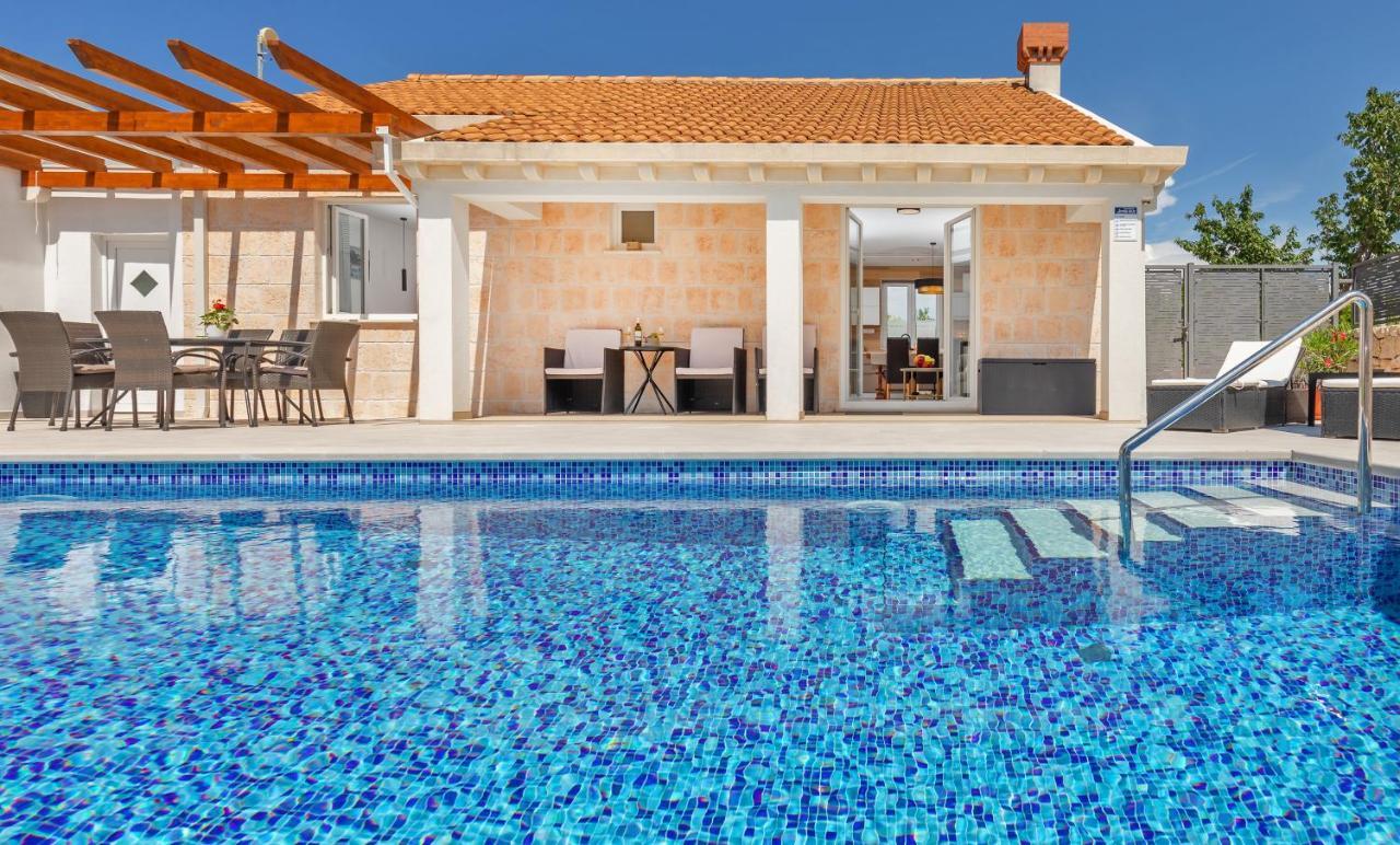 Apartment Holiday Home Doma, Cilipi Near Dubrovnik מראה חיצוני תמונה